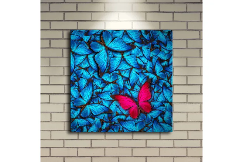 Lærredstryk med LED-belysning 40x40 cm - Blå oplyste sommerfugle i baggrunden med en lyserød sommerfugl - Blå / Lyserød / Sort - Boligtilbehør - Billeder & kunst - Billeder på lærred