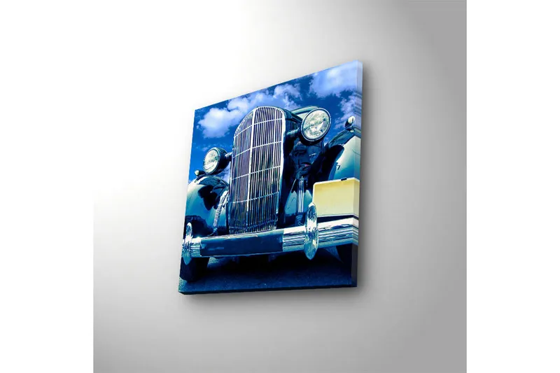 Lærredstryk med LED-belysning 40x40 cm - Klassisk bil set forfra med en klar blå himmel i baggrunden - Sort / Blå / Sølv - Boligtilbehør - Billeder & kunst - Billeder på lærred