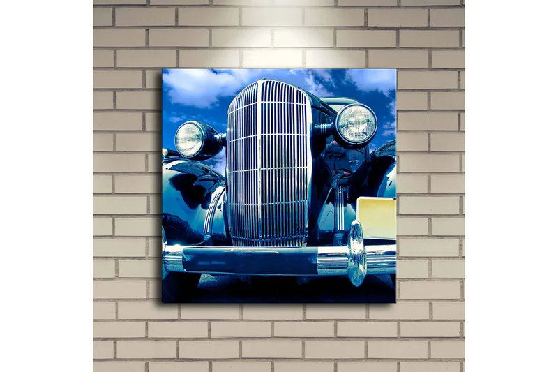 Lærredstryk med LED-belysning 40x40 cm - Klassisk bil set forfra med en klar blå himmel i baggrunden - Sort / Blå / Sølv - Boligtilbehør - Billeder & kunst - Billeder på lærred