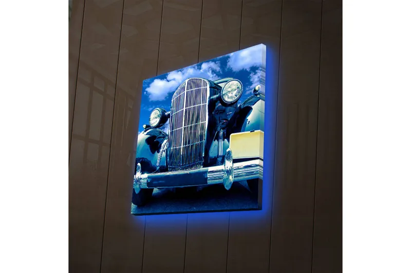 Lærredstryk med LED-belysning 40x40 cm - Klassisk bil set forfra med en klar blå himmel i baggrunden - Sort / Blå / Sølv - Boligtilbehør - Billeder & kunst - Billeder på lærred