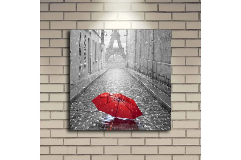 Lærredstryk med LED-belysning 40x40 cm - Rød paraply på en regnfuld gade i Paris - Rød / Sort / Grå - Boligtilbehør - Billeder & kunst - Billeder på lærred