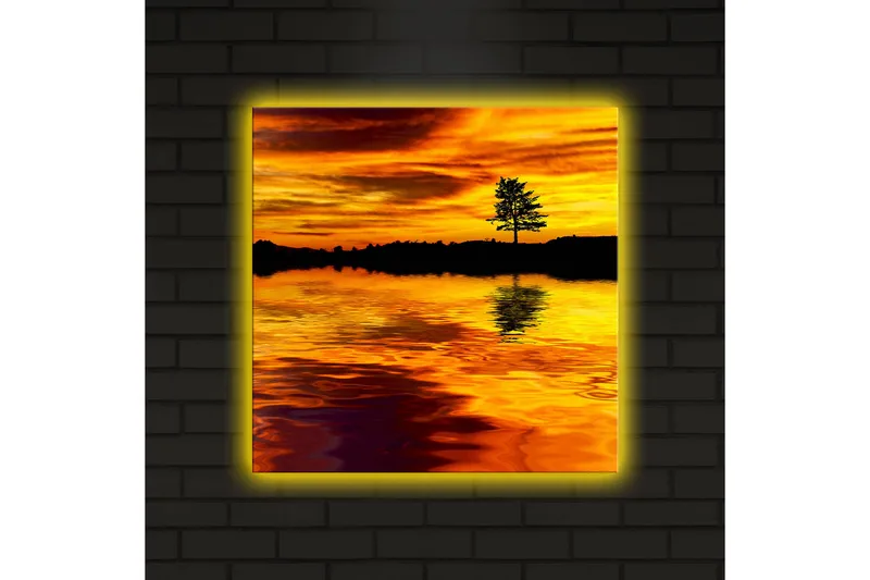 Lærredstryk med LED-belysning 40x40 cm - Solnedgang over en spejlblank sø med silhuet af et ensomt træ - Guld / Orange / Sort - Boligtilbehør - Billeder & kunst - Billeder på lærred