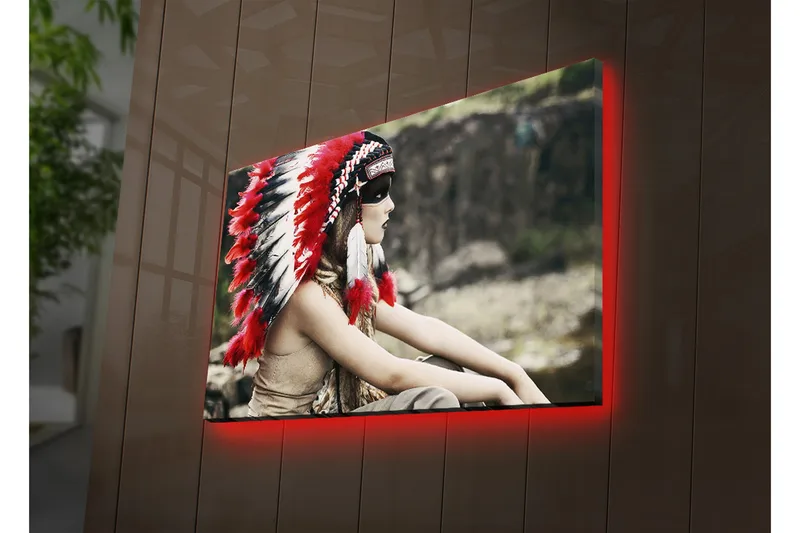 Lærredstryk med LED-belysning 45x70 cm - Portræt af en kvinde med traditionel indisk hovedbeklædning - Rød / Sort / Hvid - Boligtilbehør - Billeder & kunst - Billeder på lærred