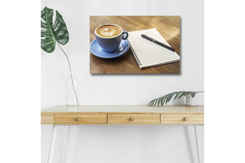 Lærredstryk med LED-belysning - Kop latte art på et træbord sammen med en notesbog og en pen, Blå / Brun / Hvid