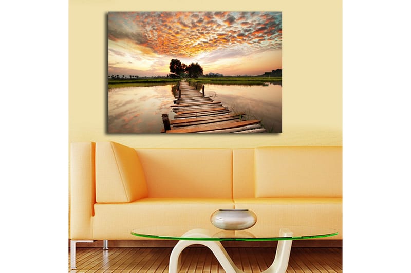 Stort lærredstryk 100x70 cm - Smuk solnedgang over en træbro over stille vand - Orange / Grøn / Brun - Boligtilbehør - Billeder & kunst - Billeder på lærred