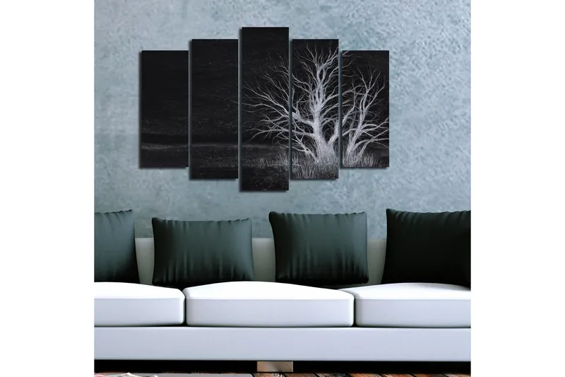 Stort lærredstryk i 5 dele 105x70 cm - Dødens træ i et mørkt landskab - Sort / Hvid - Boligtilbehør - Billeder & kunst - Billeder på lærred