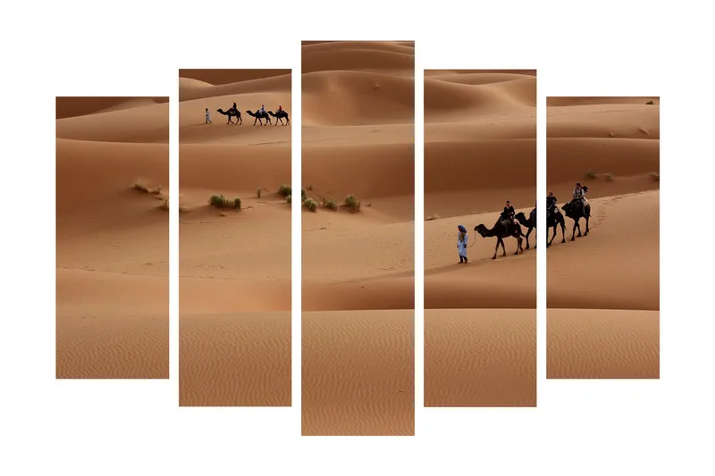 Stort lærredstryk i 5 dele 105x70 cm - Kamelkaravane bevæger sig gennem klitter - Sandbeige / Lysebrun / Grøn - Boligtilbehør - Billeder & kunst - Billeder på lærred