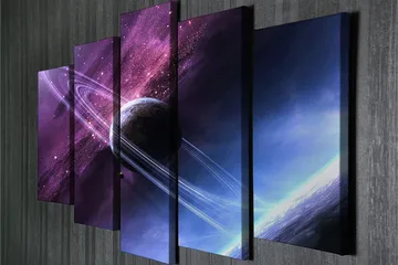 Stort lærredstryk i 5 dele 105x70 cm - Rumlandskab med en planet og ringe på en stjernehimmel - Lilla / Blå / Sort - Boligtilbehør - Billeder & kunst - Billeder på lærred