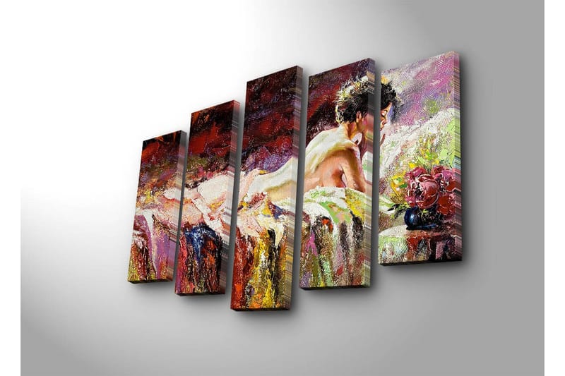 Stort lærredstryk i 5 dele 105x70 cm - Sensuel kvinde hviler på en seng med blomster i nærheden - Rød / Lilla / Beige - Boligtilbehør - Billeder & kunst - Billeder på lærred