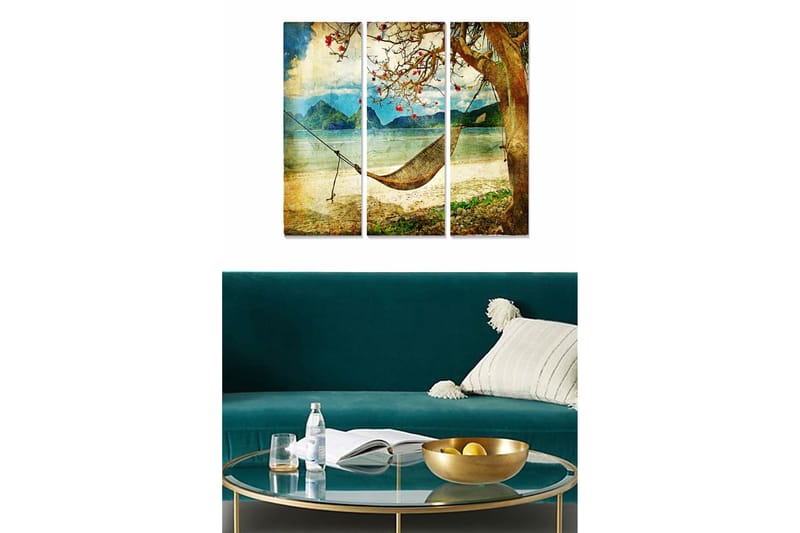 Trælærredstryk 3-delt 50x70 cm - Afslappende hængekøje under et træ på en strand med bjerge i baggrunden, Blå / Grøn / Beige