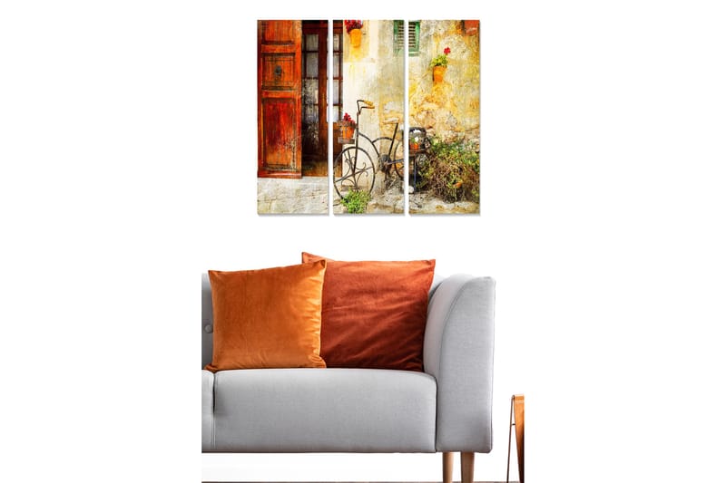 Trælærredstryk 3-delt 50x70 cm - Charmerende cykel foran en farverig dør og væg med blomster, Rød / Gul / Grøn