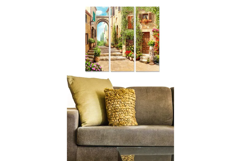 Trælærredstryk 3-delt 50x70 cm - Charmerende gade med blomster og historiske bygninger, Grøn / Lyserød / Beige