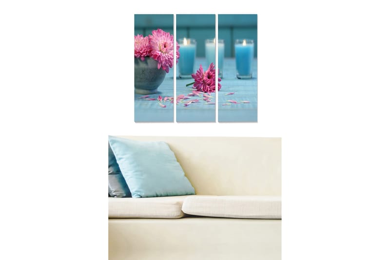 Trælærredstryk 3-delt 50x70 cm - Farverig blomsterbuket i en skål med stearinlys i baggrunden, Lyserød / Blå / Grøn