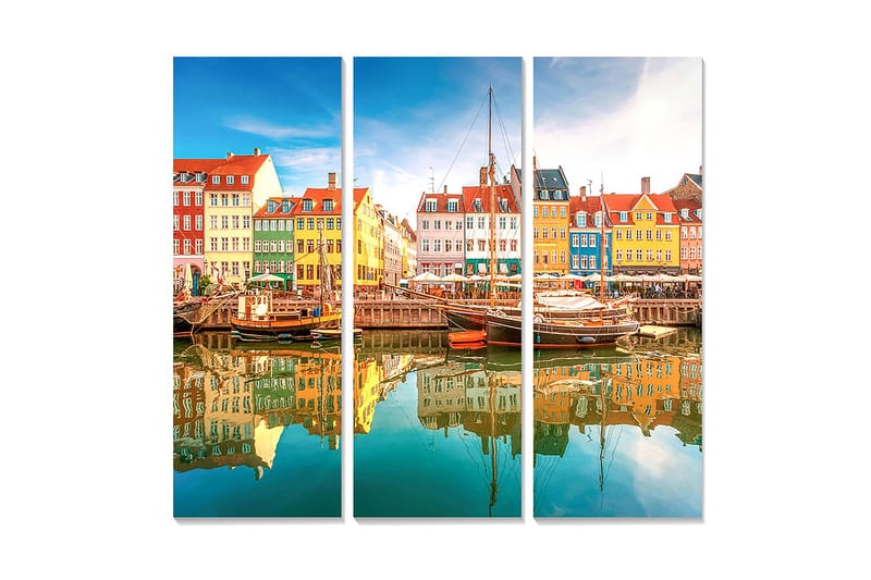 Trælærredstryk 3-delt 50x70 cm - Farverig havn med traditionelle huse og både, Blå / Gul / Rød