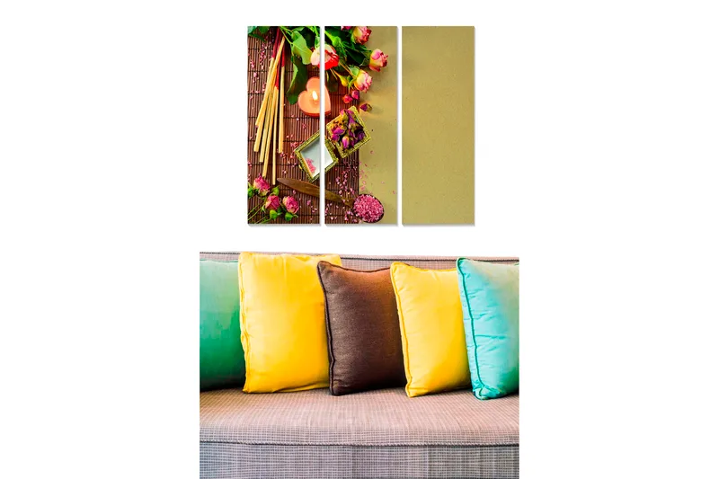 Trælærredstryk 3-delt 50x70 cm - Farverigt arrangement af blomster og lys på en bambusmåtte, Lyserød / Grøn / Beige