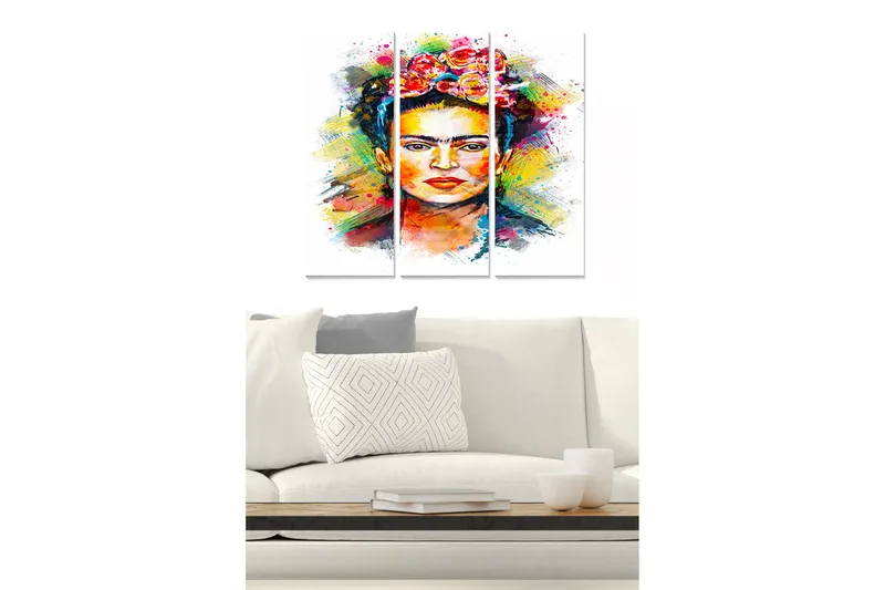 Trælærredstryk 3-delt 50x70 cm - Farverigt portræt af en kvinde med blomster i håret, Rød / Gul / Grøn