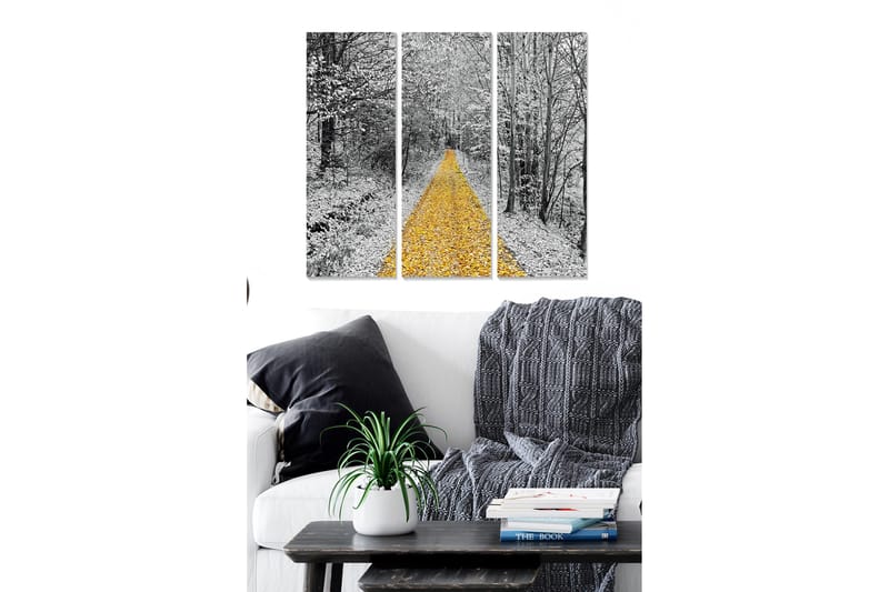 Trælærredstryk 3-delt 50x70 cm - Gylden vej omkranset af snedækkede træer, Gul / Sort / Hvid