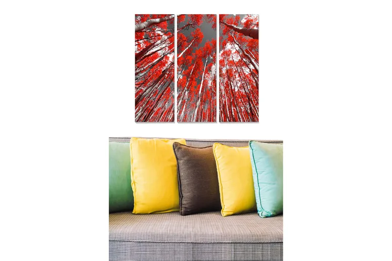 Trælærredstryk 3-delt 50x70 cm - Høje træer med brændende røde blade mod en grå himmel, Rød / Grå