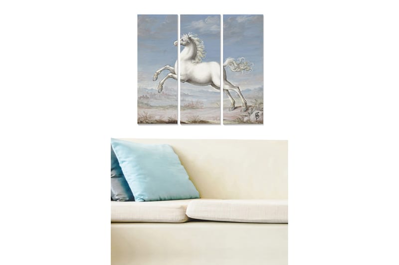 Trælærredstryk 3-delt 50x70 cm - Hvid hest galoperer mod en lyseblå himmel, Hvid / Lyseblå / Beige