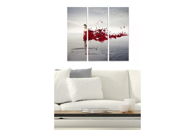 Trælærredstryk 3-delt 50x70 cm - Kvinde i rød kjole stående ved vandet med farveeksplosion af rød væske, Rød / Grå / Beige