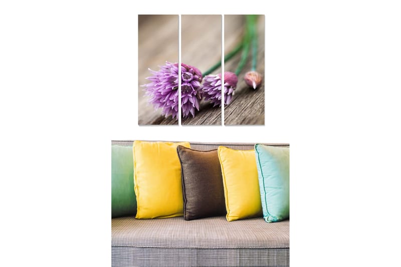 Trælærredstryk 3-delt 50x70 cm - Lilla blomster med grønne stilke på en træoverflade, Lilla / Grøn / Brun