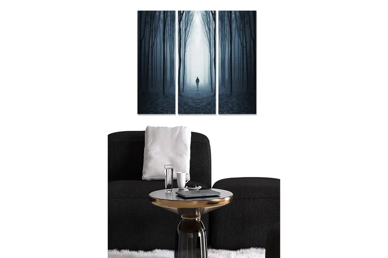 Trælærredstryk 3-delt 50x70 cm - Mystisk skov med en ensom figur i tåge, Mørkeblå / Grå / Sort