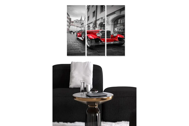 Trælærredstryk 3-delt 50x70 cm - Rød klassisk bil på en gammel bygade, Rød / Sort / Grå