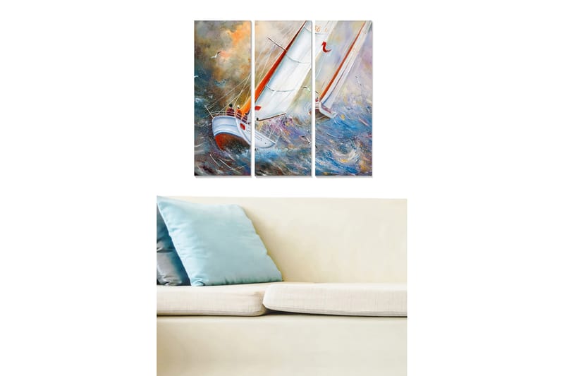 Trælærredstryk 3-delt 50x70 cm - Sejlbåd navigerer gennem stormfuldt vand, Blå / Hvid / Orange