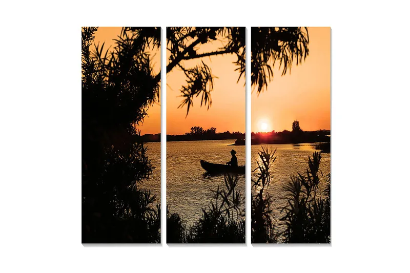 Trælærredstryk 3-delt 50x70 cm - Silhuet af en mand i en båd ved solnedgang, Orange / Sort