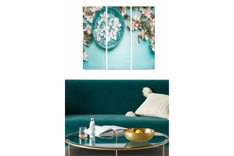 Trælærredstryk 3-delt 50x70 cm - Skål med blomster på turkis baggrund, Turkis / Hvid / Lyserød