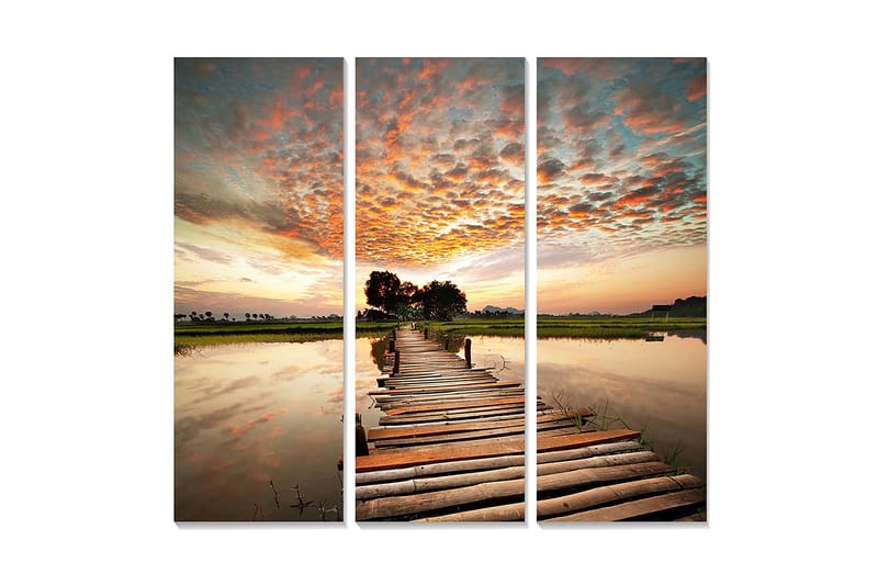 Trælærredstryk 3-delt 50x70 cm - Smuk solnedgang over en træbro over stille vand, Orange / Blå / Grøn