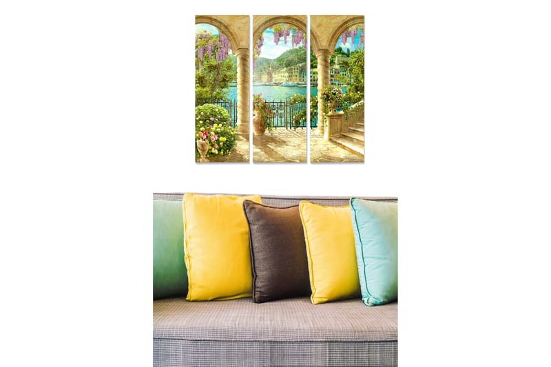 Trælærredstryk 3-delt 50x70 cm - Smuk udsigt over en middelhavshavn med blomster og søjlegange, Grøn / Lilla / Guld