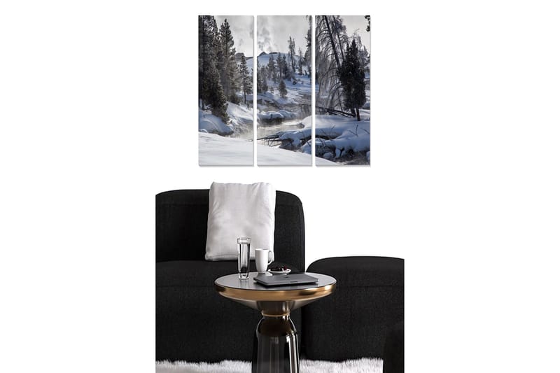 Trælærredstryk 3-delt 50x70 cm - Snedækket vinterlandskab med fyrretræer og en rislende bæk, Hvid / Grå / Mørkegrøn