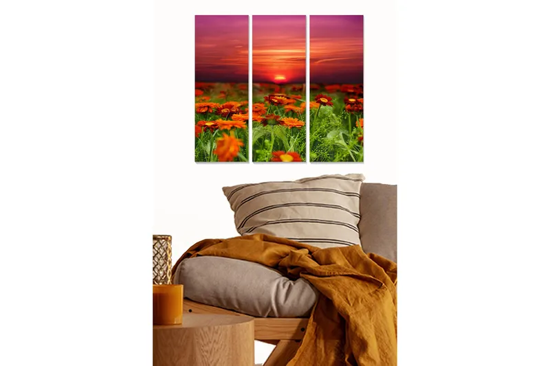 Trælærredstryk 3-delt 50x70 cm - Solnedgang over en blomstereng med orange blomster, Orange / Grøn / Lilla