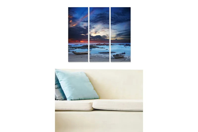 Trælærredstryk 3-delt 50x70 cm - Stemningsfuldt havlandskab med både ved solnedgang, Mørkeblå / Lyseblå / Orange