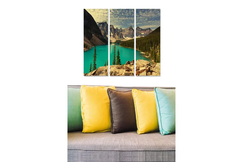 Trælærredstryk 3-delt 50x70 cm - Storslået bjergsø omgivet af majestætiske bjerge og frodige træer, Turkis / Grøn / Brun