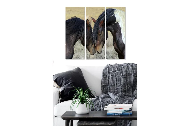 Trælærredstryk 3-delt 50x70 cm - To heste læner blidt hovederne mod hinanden, Mørkebrun / Lysebrun / Hvid