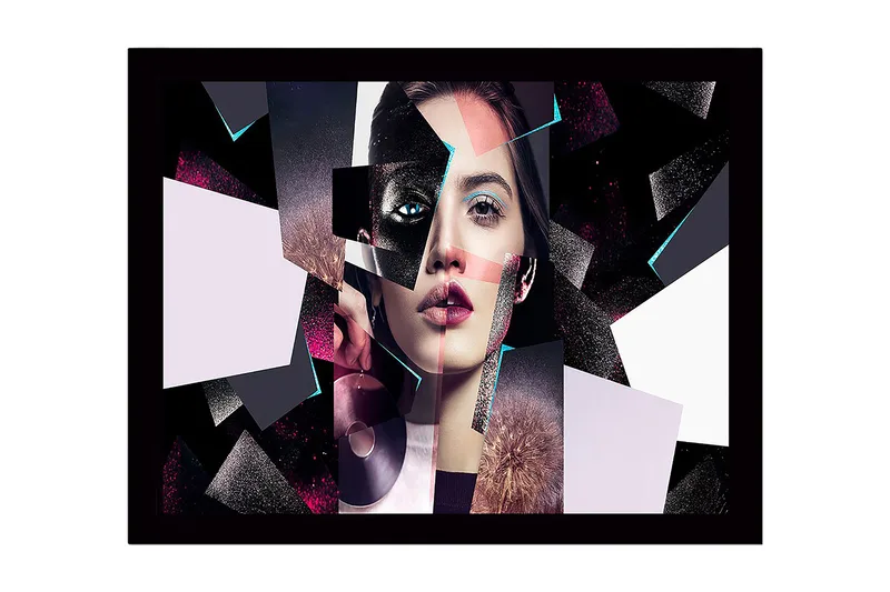 Indrammet lærred i træ - 41x56 cm - Fragmenteret portræt af en kvinde med geometriske former, Sort / Pink / Lyseblå
