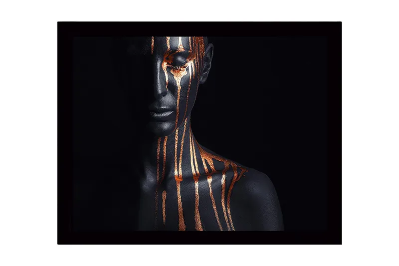 Indrammet lærred i træ - 41x56 cm - Mørk figur med guldstriber, der løber ned ad ansigt og krop, Sort / Guld