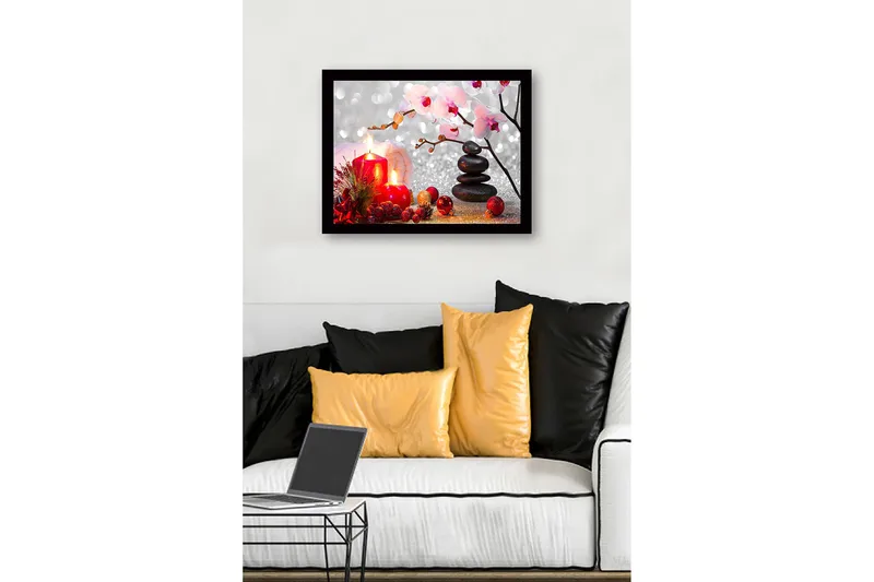 Indrammet lærred i træ - 41x56 cm - Smuk stilhed med stearinlys, blomster og sten - Rød / Sort / Lyserød - Boligtilbehør - Billeder & kunst