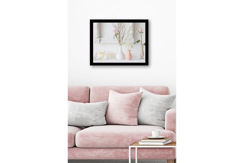 Indrammet lærred i træ - 41x56 cm - Smukke vaser med blomster og lysarrangementer - Hvid / Lys pink / Beige - Boligtilbehør - Billeder & kunst