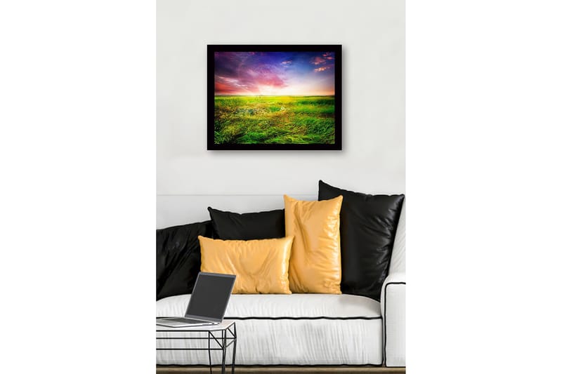 Indrammet lærred i træ - 41x56 cm - Smukt landskab med frodige enge og farverig himmel - Grøn / Gul / Lilla - Boligtilbehør - Billeder & kunst