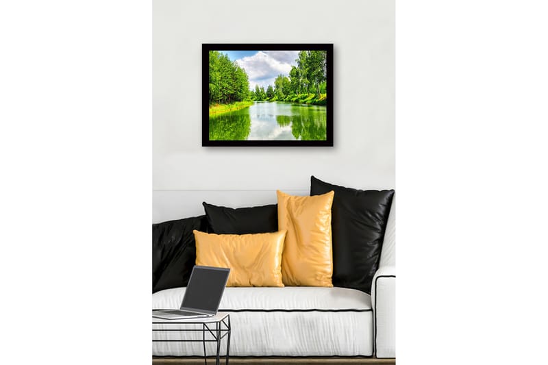 Indrammet lærred i træ - 41x56 cm - Spejllignende vandflader omgivet af frodigt grønt - Grøn / Blå / Hvid - Boligtilbehør - Billeder & kunst