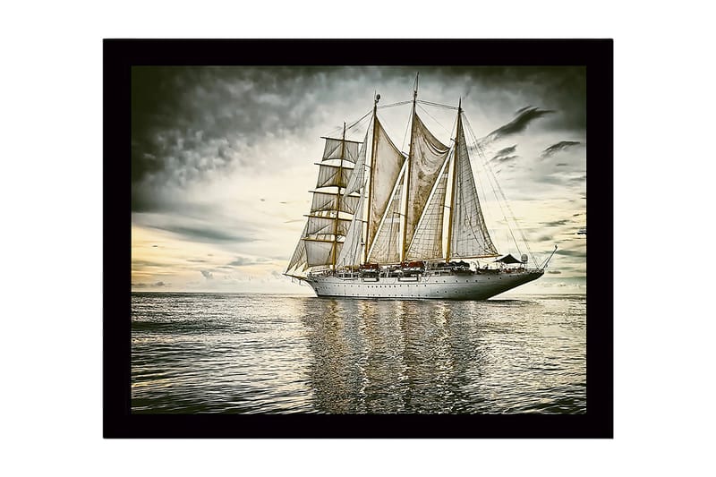 Indrammet lærred i træ - 41x56 cm - Storslået sejlbåd på spejlblanke vandoverflader - Hvid / Grå / Beige - Boligtilbehør - Billeder & kunst