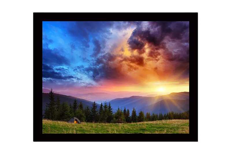 Indrammet lærred i træ - 41x56 cm - Storslået solnedgang over bjerge og skov, Blå / Orange / Grøn