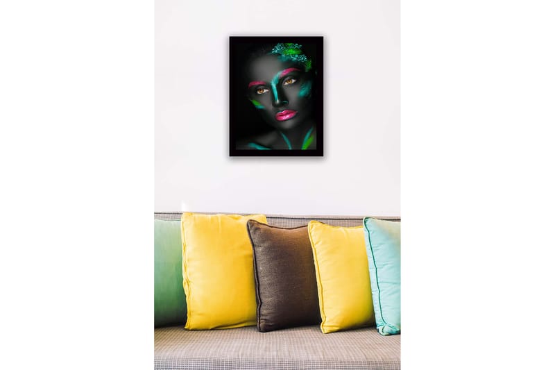 Indrammet lærredstryk i træ - 41x56 cm - Ansigt med farverig ansigtsmaling i kontrasterende nuancer - Sort / Grøn / Lyserød - Boligtilbehør - Billeder & kunst