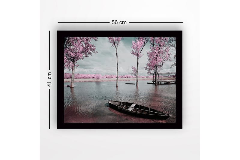 Indrammet lærredstryk i træ - 41x56 cm - Drømmende landskab med lyserøde træer ved en rolig sø - Lyserød / Grå / Sort - Boligtilbehør - Billeder & kunst