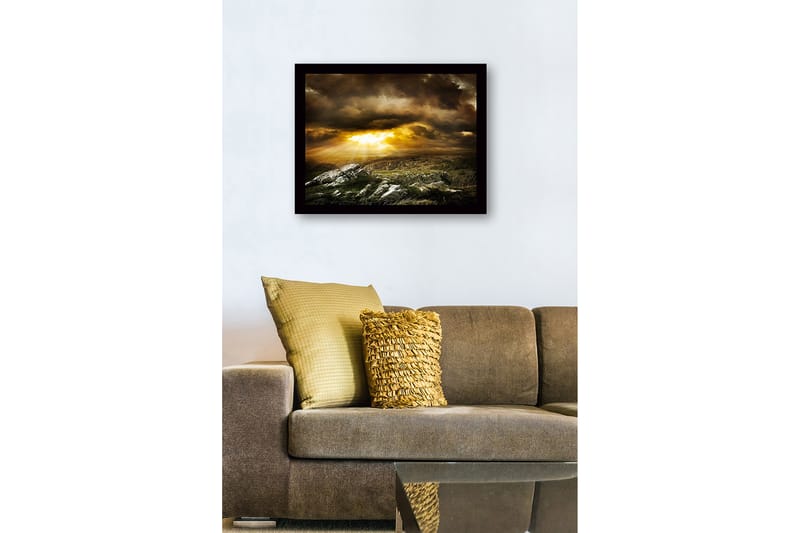Indrammet lærredstryk i træ - 41x56 cm - Dramatisk landskab med solstråler, der bryder gennem skyerne - Guld / Mørkegrå / Grøn - Boligtilbehør - Billeder & kunst