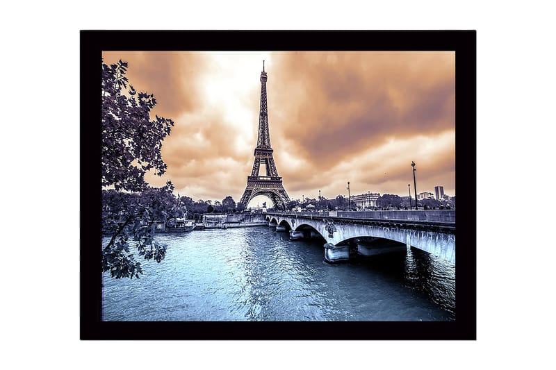 Indrammet lærredstryk i træ - 41x56 cm - Eiffeltårnet omgivet af en dramatisk himmel og en spejlblank flod, Blå / Orange / Grå