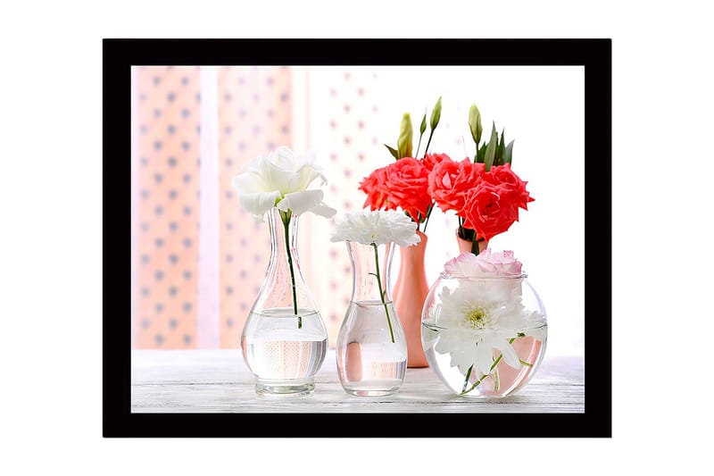 Indrammet lærredstryk i træ - 41x56 cm - Farverig blomsterbuket i glasvaser, Hvid / Pink / Rød